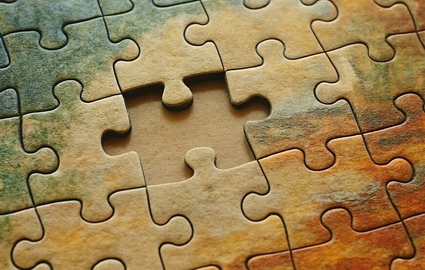 Puzzle avec une pièce manquante